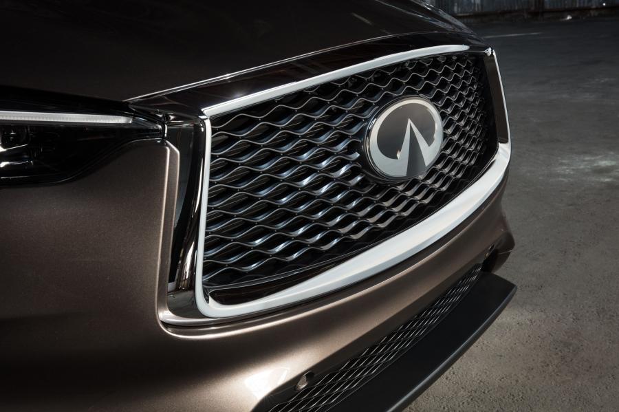 Детали экстерьера Infiniti QX50 2.0t AWD 2018 года  (NA) (фото 41 из 76)